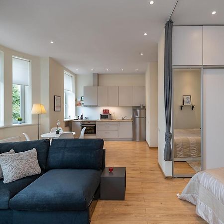 Freedom Avenue Apartment By Polo Apartments คอนัส ภายนอก รูปภาพ